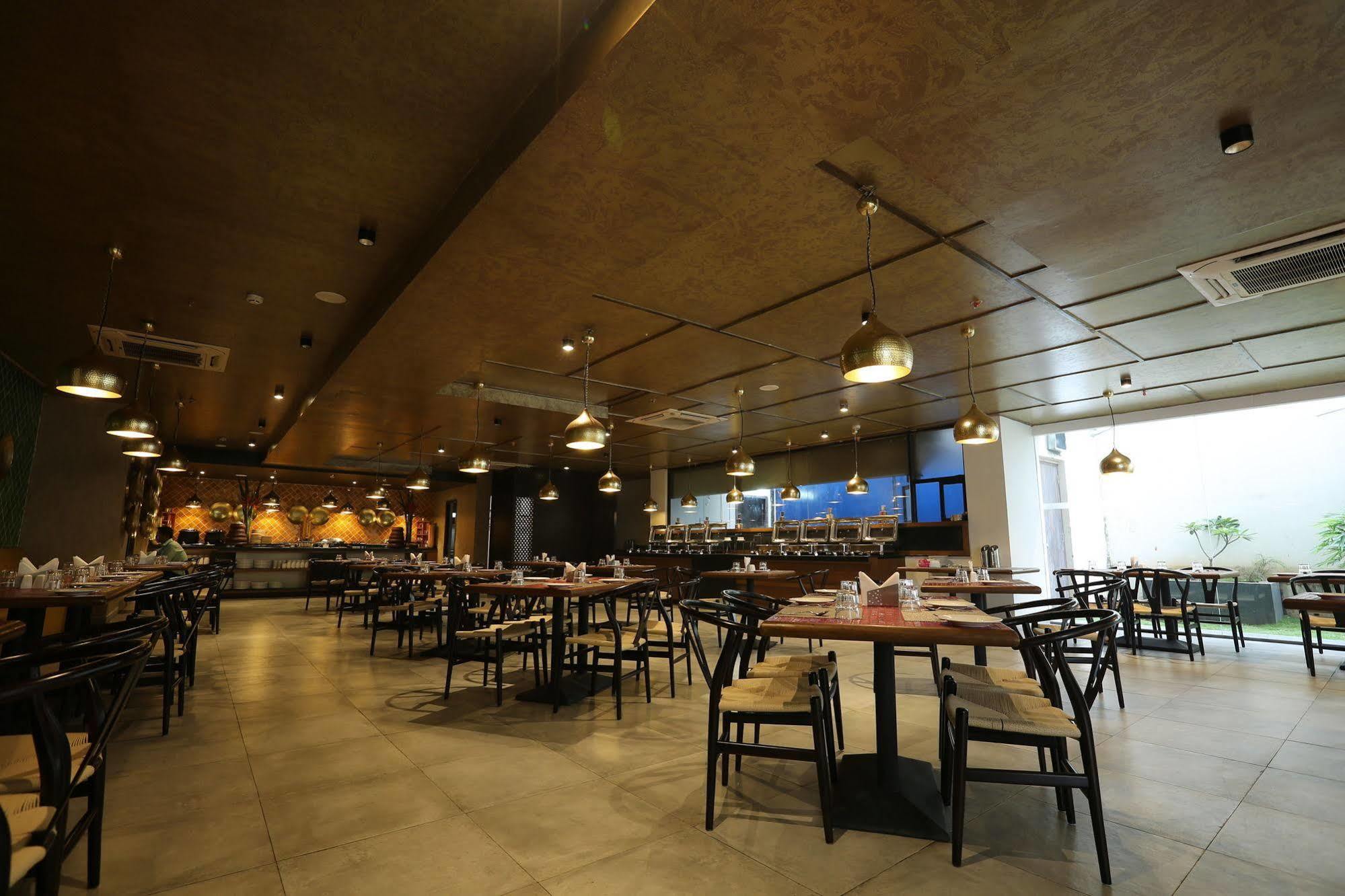 Hotel Deccan Serai, Hitec City, Haïdarabad Extérieur photo