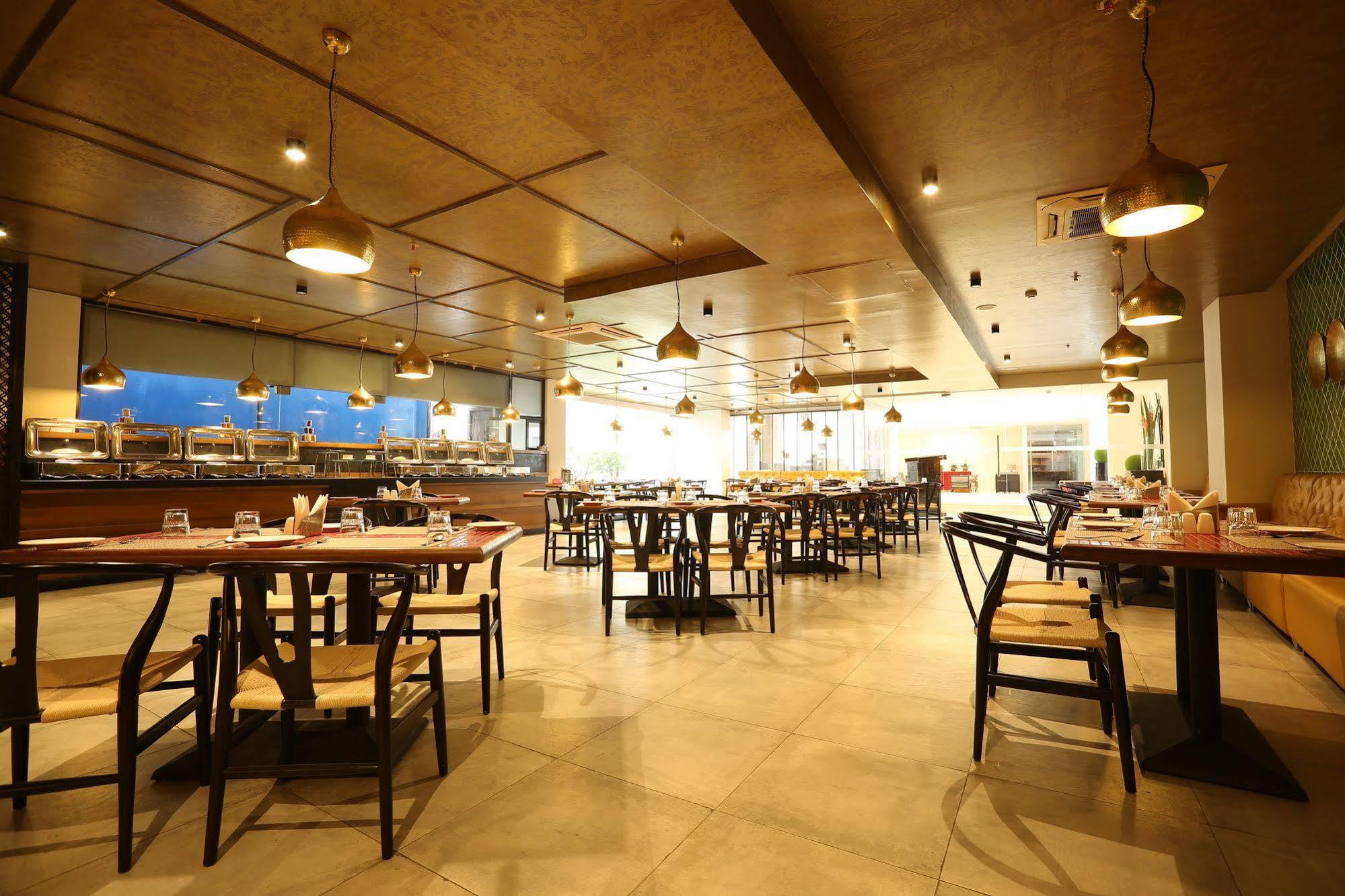 Hotel Deccan Serai, Hitec City, Haïdarabad Extérieur photo