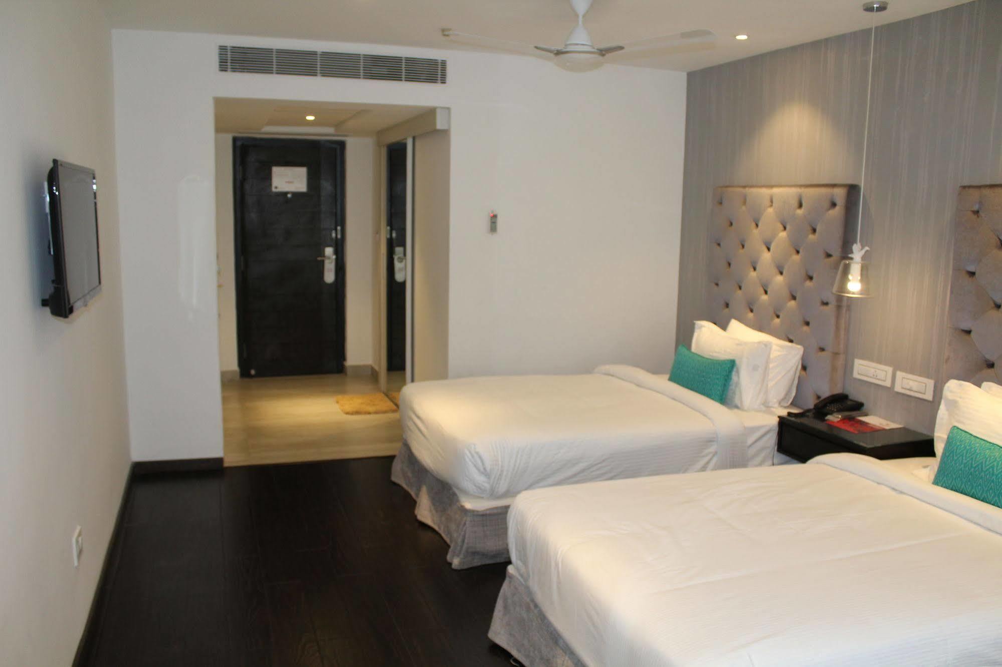 Hotel Deccan Serai, Hitec City, Haïdarabad Extérieur photo